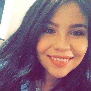 Meet your Posher, Isaura